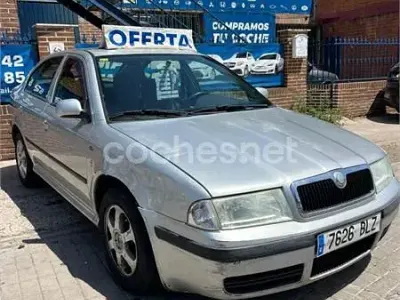 Usado Skoda Octavia 90 CV (66 kW) 2001 Blanco Berlina