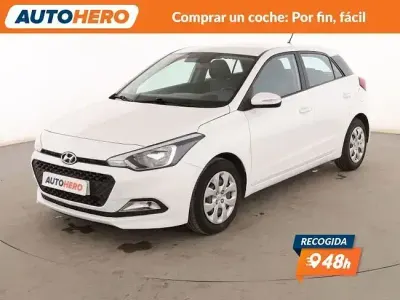 Usado Hyundai i20 85 CV (62 kW) 2016 Blanco Berlina