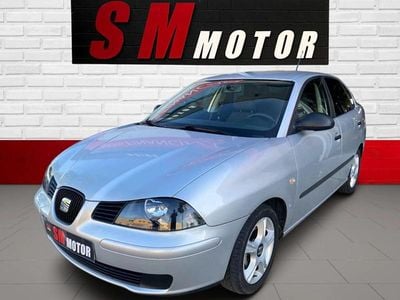 Usado Seat Cordoba 100 CV (73 kW) 2004 Gris / plata Berlina