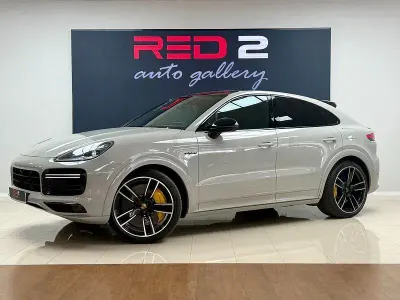 Usado Porsche Cayenne 680 CV (500 kW) 2019 Gris / plata SUV