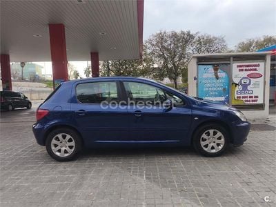 Usado Peugeot 307 110 CV (80 kW) 2003 Azul Berlina