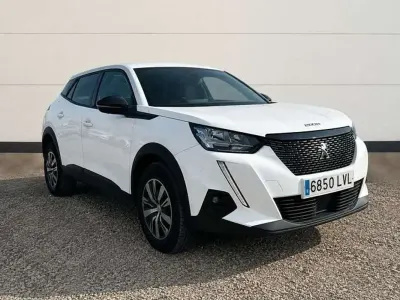 Usado Peugeot 2008 Active 101 CV (74 kW) 2021 Blanco SUV