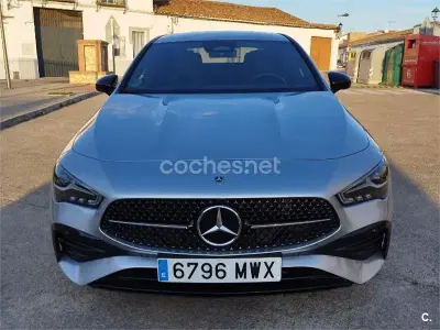 Usado Mercedes CLA220 190 CV (139 kW) 2024 Gris / plata Coupe