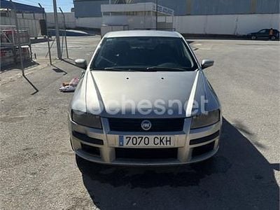 Usado Fiat Stilo Dynamic 115 CV (84 kW) 2003 Gris / plata Berlina