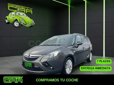 Usado Opel Zafira Tourer Selective 136 CV (100 kW) 2016 Gris / plata Monovolumen