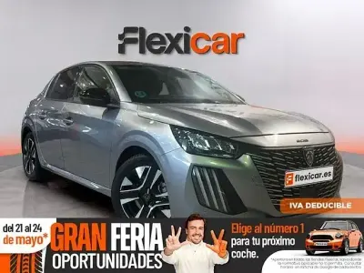 Usado Peugeot 208 Allure 100 CV (73 kW) 2025 Gris Utilitario