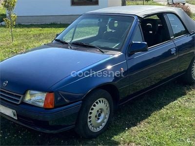 Usado Opel Kadett 82 CV (60 kW) 1990 Azul Descapotable