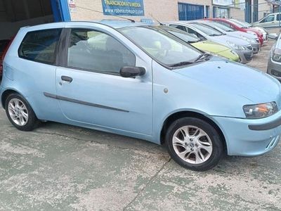 Usado Fiat Punto 2002 Azul Utilitario