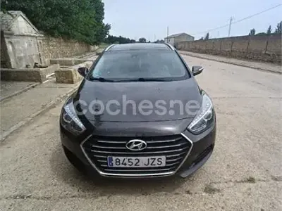 Usado Hyundai i40 Style 141 CV (103 kW) 2017 Marrón Familiar