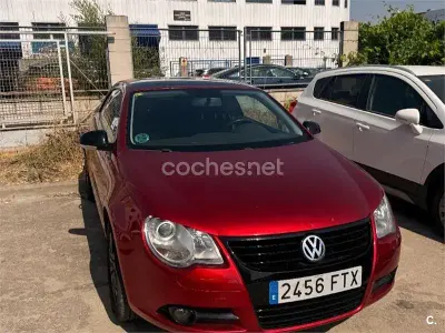 Usado VW Eos 115 CV (84 kW) 2007 Rojo Descapotable
