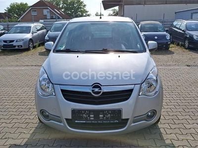 Usado Opel Agila Selective 94 CV (69 kW) 2014 Gris / plata Utilitario