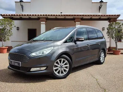Usado Ford Galaxy Titanium 150 CV (110 kW) 2017 Gris / plata Monovolumen