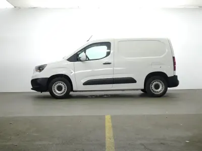 Usado Opel Combo Expression 100 CV (73 kW) 2020 Blanco Monovolumen