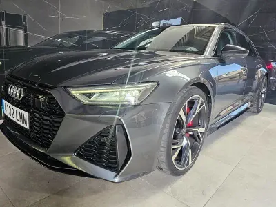 Usado Audi RS6 600 CV (441 kW) 2021 Gris / plata Familiar