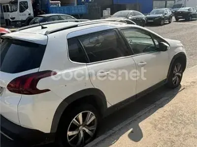 Usado Peugeot 2008 Allure 110 CV (80 kW) 2018 Blanco SUV