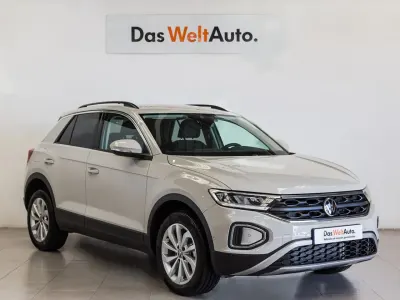 Usado VW T-Roc Life 110 CV (80 kW) 2022 Gris SUV