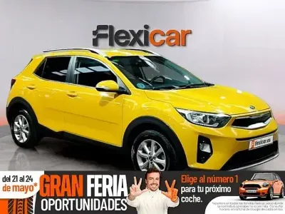 Usado Kia Stonic 84 HP (61 kW) 2018 Amarelo SUV