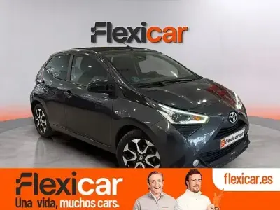 Usado Toyota Aygo X-wave 72 CV (52 kW) 2020 Negro Utilitario