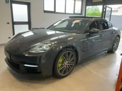 Begagnad Porsche Panamera 4