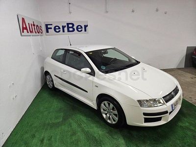 Usado Fiat Stilo 95 CV (69 kW) 2006 Blanco Berlina