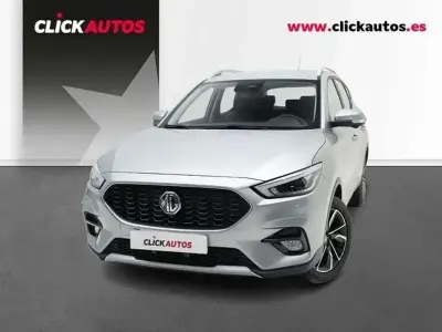 Käytetty MG ZS Luxury 106 HP (77 kW) 2025 Hopea Katumaasturi