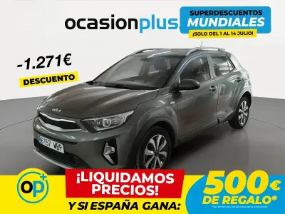 Usado Kia Stonic 100 CV (73 kW) 2022 Verde SUV
