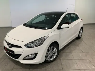 Usado Hyundai i30 110 CV (80 kW) 2013 Otro Berlina