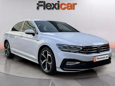 Blanco Usado 2021 VW Passat R-line Berlina | 23.290 € (Precio justo)