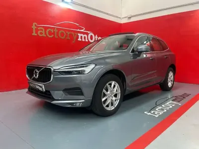 Usado Volvo XC60 Momentum 197 CV (144 kW) 2021 Gris SUV