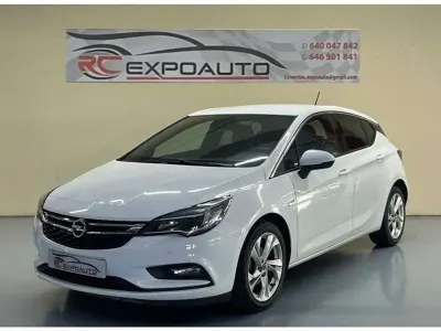 Usado Opel Astra Dynamic 150 CV (110 kW) 2018 Blanco Utilitario