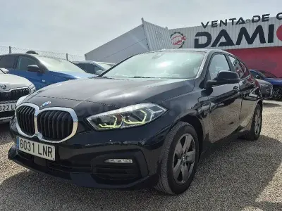 Usado BMW 118 Comfort Edition 136 CV (100 kW) 2021 Negro Utilitario