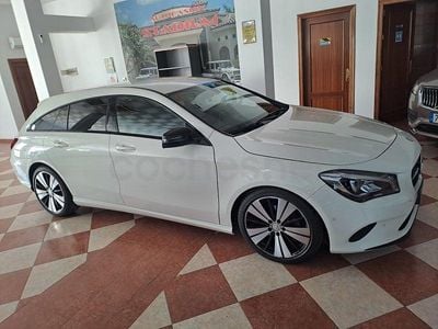 Usado Mercedes CLA200 Shooting Brake 136 CV (100 kW) 2016 Blanco Familiar
