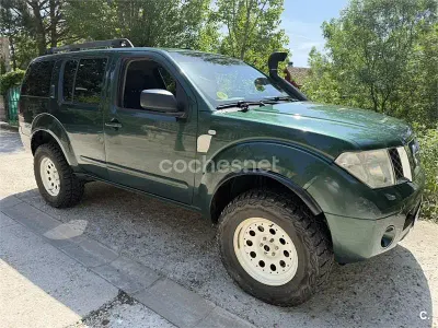 Usado Nissan Pathfinder SE 174 HP (127 kW) 2006 Verde SUV