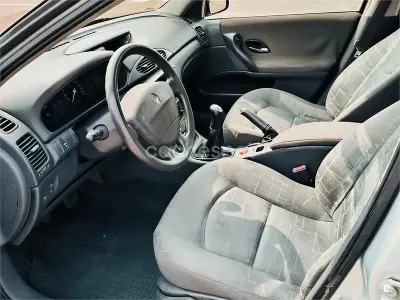 Usado Renault Laguna II Authentique 110 CV (80 kW) 2003 Gris / plata Berlina