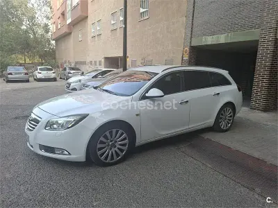 Usado Opel Insignia Cosmo 160 CV (117 kW) 2010 Blanco Familiar