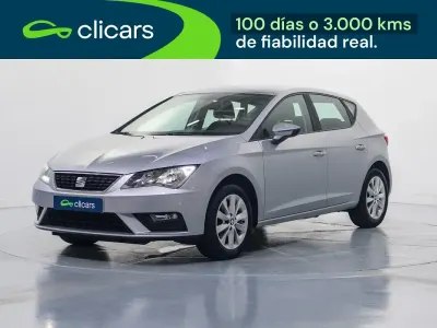 Usado Seat Leon Style 110 CV (80 kW) 2018 Gris Berlina