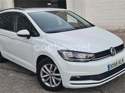 Usado VW Touran Business 115 CV (84 kW) 2018 Blanco Monovolumen