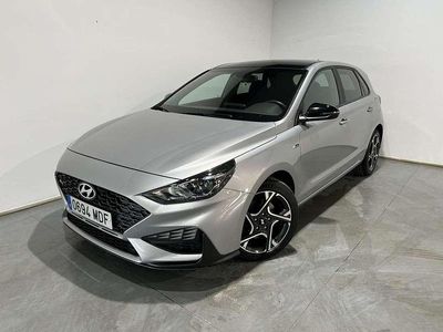 Usado Hyundai i30 N Line 120 CV (88 kW) 2022 Plateado Familiar