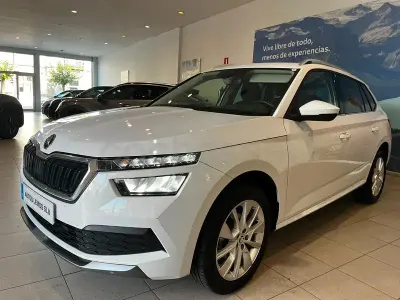 Usado Skoda Kamiq Ambition 110 CV (80 kW) 2022 Blanco SUV