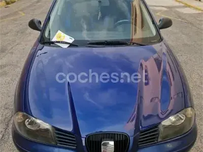 Usado Seat Cordoba Stella 75 CV (55 kW) 2003 Azul Berlina