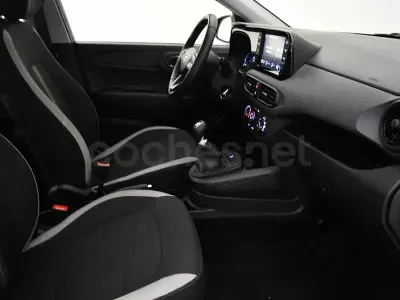 Usado Hyundai i10 63 CV (46 kW) 2025 Azul Utilitario