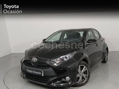 Usado Toyota Yaris Hybrid Active 116 CV (85 kW) 2024 Negro Berlina