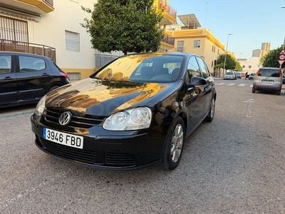 Usado VW Golf V Highline 105 CV (77 kW) 2007 Negro Berlina