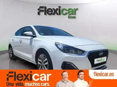 Usado Hyundai i30 120 CV (88 kW) 2020 Blanco