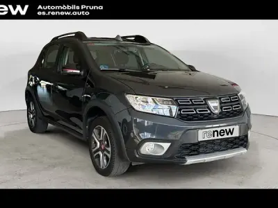 Usado Dacia Sandero 90 CV (66 kW) 2019 Gris Berlina