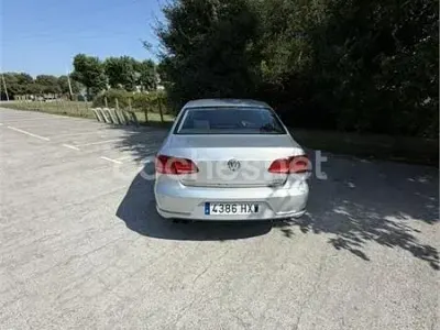 Usado VW Passat Advance 140 CV (102 kW) 2014 Gris / plata Berlina