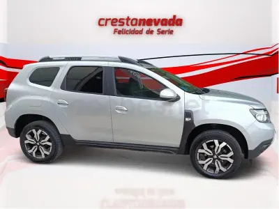 Usado Dacia Duster Prestige 100 CV (73 kW) 2021 Gris / plata SUV