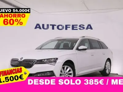 Usado Skoda Superb Style 218 CV (160 kW) 2021 Blanco Familiar