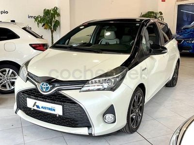 Usado Toyota Yaris Hybrid 100 CV (73 kW) 2016 Blanco Berlina