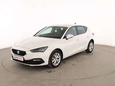 Usado Seat Leon Style 110 CV (80 kW) 2021 Blanco Berlina
